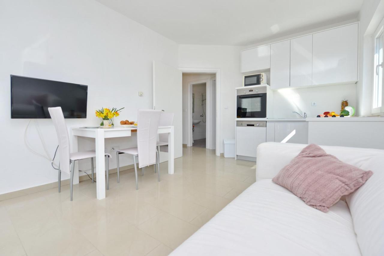Apartments Verita Pakoštane Eksteriør bilde