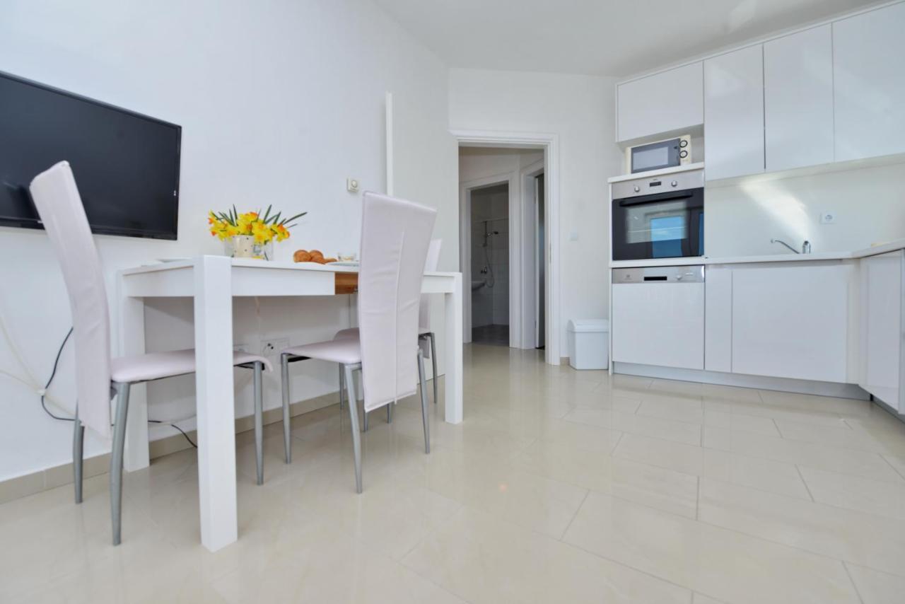 Apartments Verita Pakoštane Eksteriør bilde