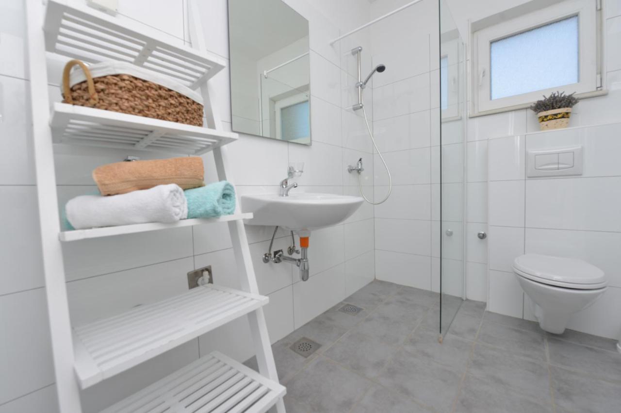 Apartments Verita Pakoštane Eksteriør bilde