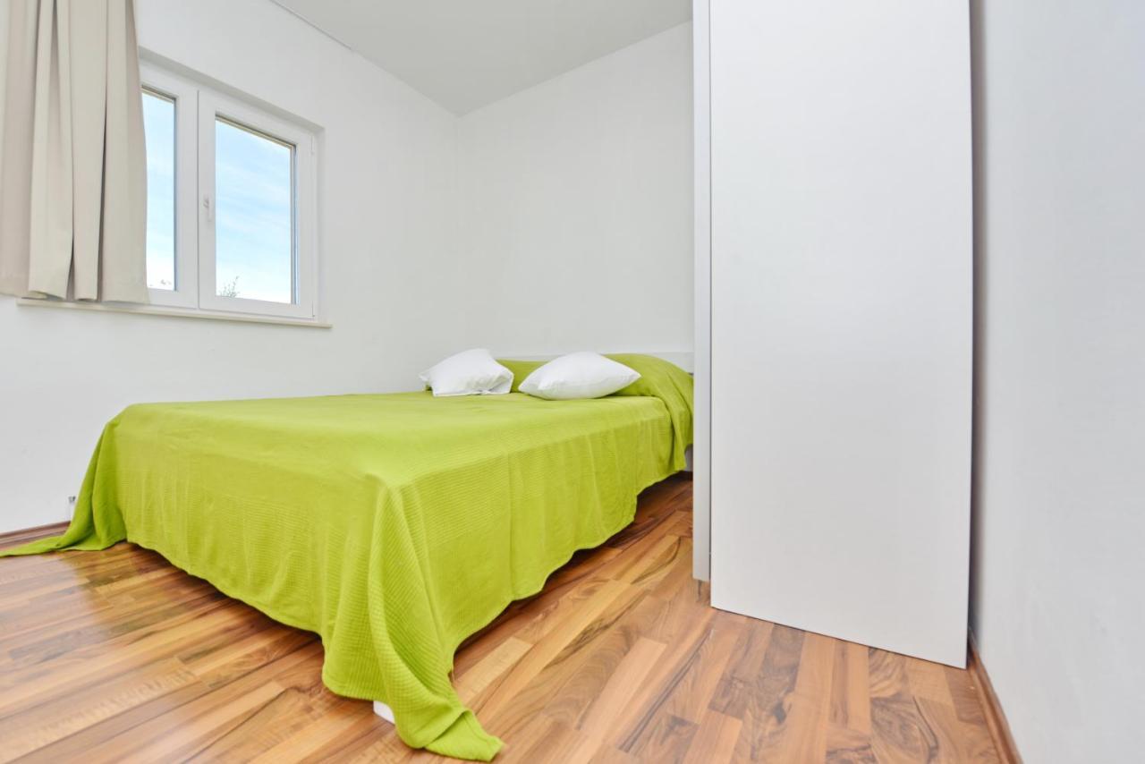 Apartments Verita Pakoštane Eksteriør bilde